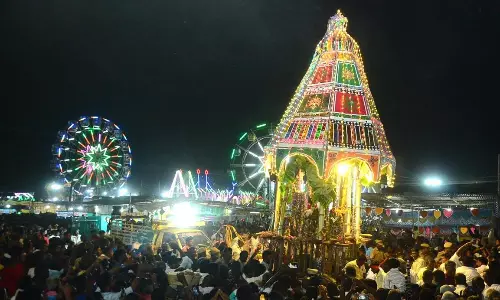 மின்விளக்கு அலங்கார தேரோட்டம்
