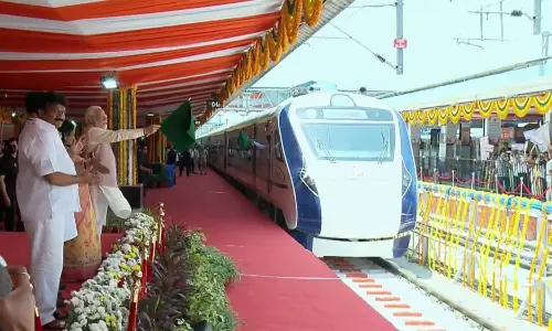 செகந்திராபாத்- திருப்பதி வந்தே பாரத் ரெயிலை துவக்கி வைத்தார் பிரதமர் மோடி