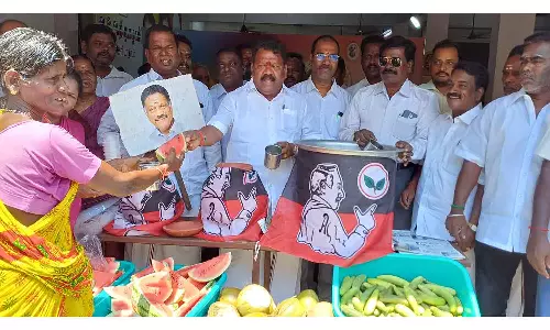 லெனின் வீதியில் நீர்மோர் பந்தல்-ஓம்சக்தி சேகர் திறந்து வைத்தார்