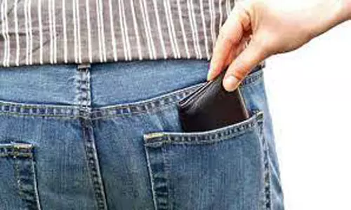 நாகர்கோவில் அண்ணா பஸ் நிலையத்தில் பிக்பாக்கெட் திருடர்கள் கைவரிசை