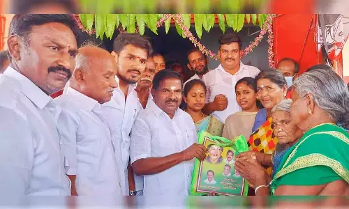 திருப்பூர் பாரப்பாளையத்தில் புதிய ரேஷன் கடை திறப்பு - விஜயகுமார் எம்.எல்.ஏ., திறந்து வைத்தா்