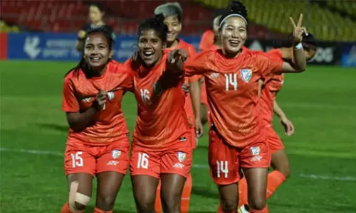 ஆசிய பெண்கள் கால்பந்து போட்டி: 2வது சுற்றுக்கு முன்னேறியது இந்தியா