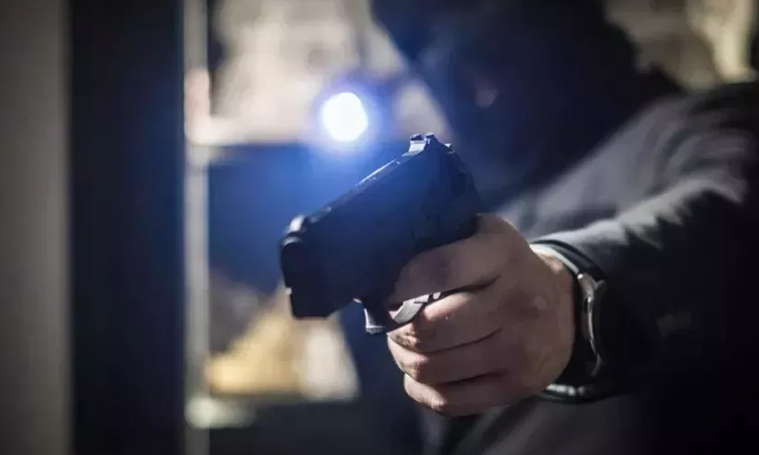 தாய்லாந்தில் துப்பாக்கி சூட்டில் 4 பேர் பலி