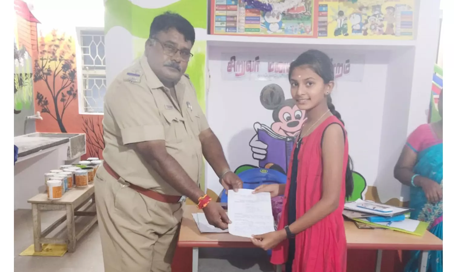 பள்ளி மாணவர்களுக்கு விளையாட்டுப் போட்டிகள்