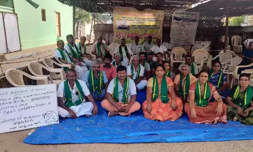 பல்லடம் அருகே கிராமமக்கள் உண்ணாவிரதம்