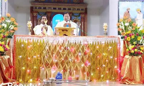 ஏலாக்குறிச்சி அடைக்கல அன்னை ஆலயத்தில் ஈஸ்டர் பண்டிகை கொண்டாட்டம்