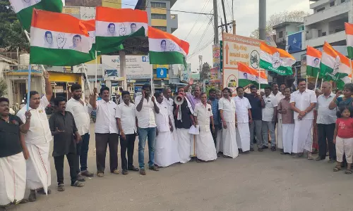 சிதம்பரத்தில் நகர காங்கிரசார் கண்டன ஆர்ப்பாட்டம்