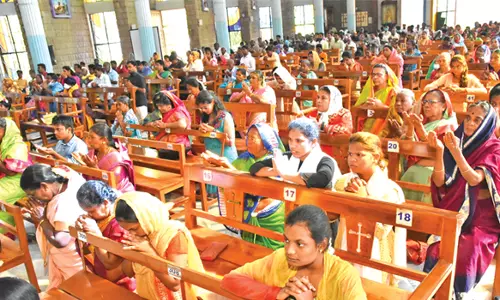 கிறிஸ்தவ தேவாலயங்களில் ஈஸ்டர் பண்டிகை கொண்டாட்டம்