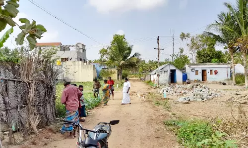 அடிப்படை வசதிகள் இன்றி தவிக்கும் பெரியதள்ளப்பாடி ஜீவாநகர் மக்கள்