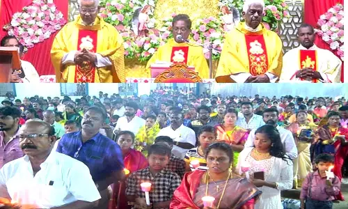 ஈஸ்டர் பண்டிகை கொண்டாட்டம்- நெல்லை, தூத்துக்குடி, தென்காசி மாவட்ட தேவாலயங்களில்  சிறப்பு பிரார்த்தனை