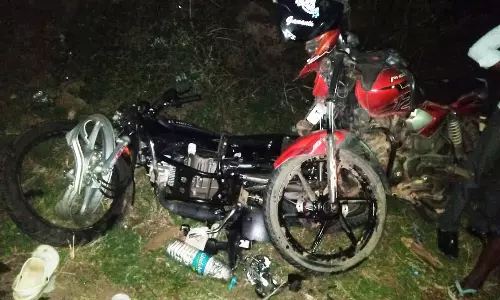 இருசக்கர வாகனம் மோதி வாலிபர் பலி