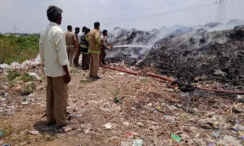 மேட்டுப்பாளையம் நகராட்சி குப்பை கிடங்கில் தீ விபத்து