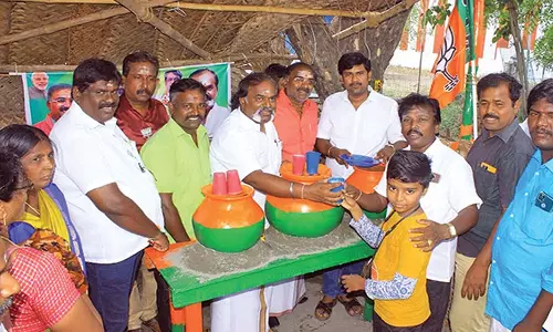 வண்ணார்பேட்டை தெற்கு புறவழிச்சாலையில் பாரதீய ஜனதா கட்சி சார்பில் நீர்-மோர் பந்தல் திறப்பு