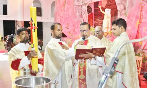 தஞ்சை தேவாலயங்களில் சிறப்பு கூட்டு திருப்பலி