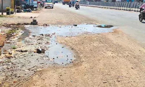 கரசங்கால் அருகே குழாய் உடைந்து வீணாகும் குடிநீர்