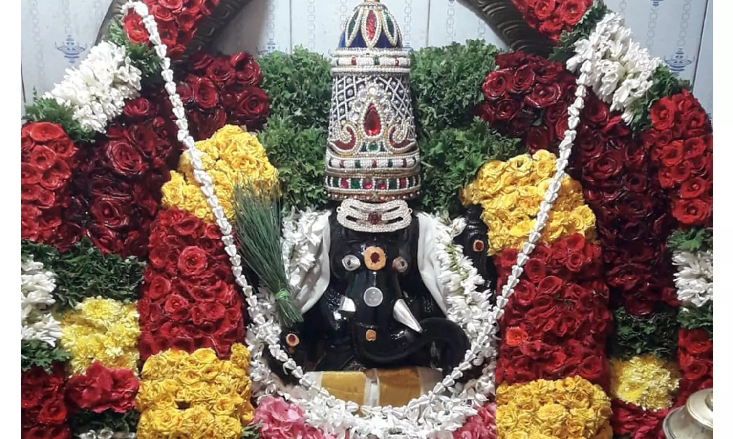 தருமபுரி, கிருஷ்ணகிரியில் விநாயகர் கோவில்களில் சிறப்பு பூஜைகள்
