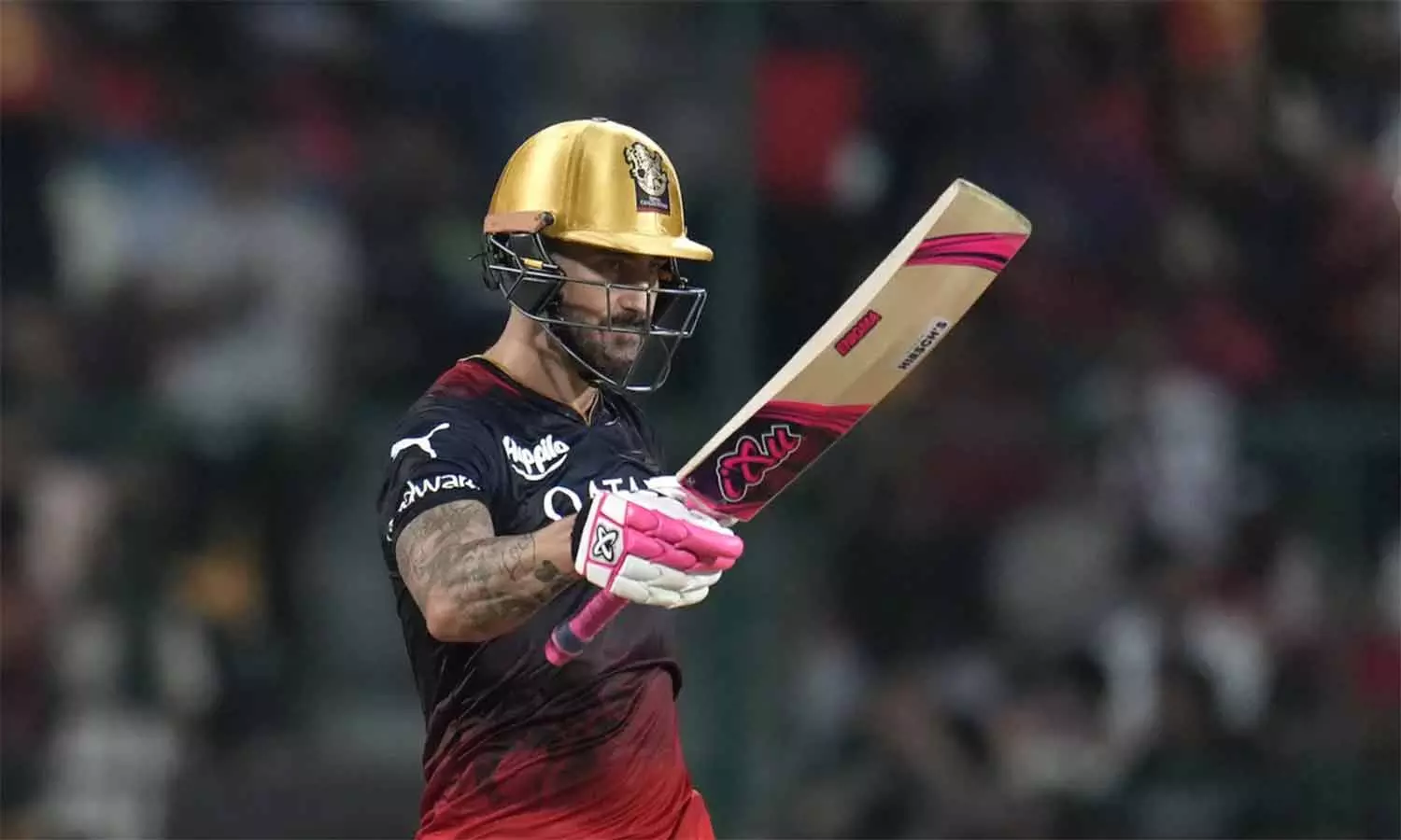 டூ பிளெசிஸ், மேக்ஸ்வெல் ருத்ரதாண்டவம்... 212 ரன்கள் குவித்தது ராயல் சேலஞ்சர்ஸ் பெங்களூரு