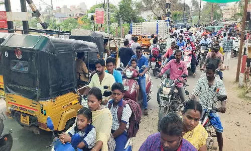 கடலூர் கம்மியம்பேட்டையில்  ெரயில்வே   கேட் பழுதானதால் ½ மணி      நேரம் நின்ற எக்ஸ்பிரஸ் ெரயில்:   பொதுமக்கள் அவதி