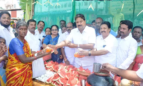 தி.மு.க. சார்பில் தண்ணீர் பந்தல்