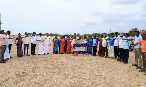 காயல்பட்டினம் கடற்கரையில் 1 டன் குப்பைகள் அகற்றம் - நகராட்சி நிர்வாகம் நடவடிக்கை