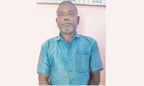 மருமகளை கொன்றுவிட்டு தியேட்டரில் படம் பார்த்த மாமனார்- இருசக்கர வாகனத்தை வைத்து போலீசார் மடக்கினர்