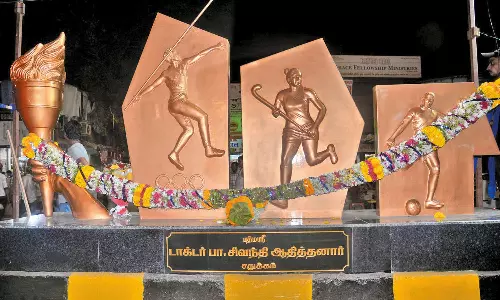 மும்பையில் புதுப்பிக்கப்பட்ட டாக்டர் பா.சிவந்தி ஆதித்தனார் சதுக்கம் திறப்பு