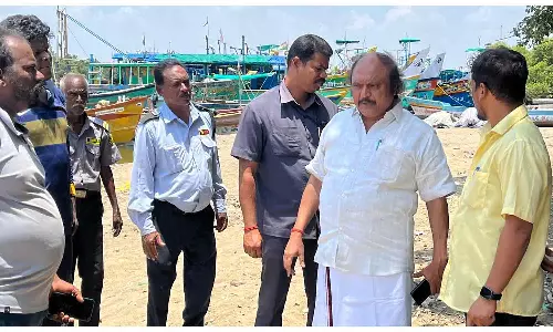 மீனவர்களுக்கு அடிப்படை வசதிகள்-அனிபால் கென்னடி எம்.எல்.ஏ. ஆய்வு