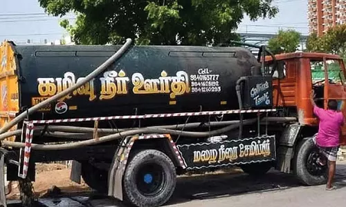 உரிமம் பெறாமல் வீடுகளில் கழிவு நீரை அகற்றும் வாகனங்கள் மீது நடவடிக்கை