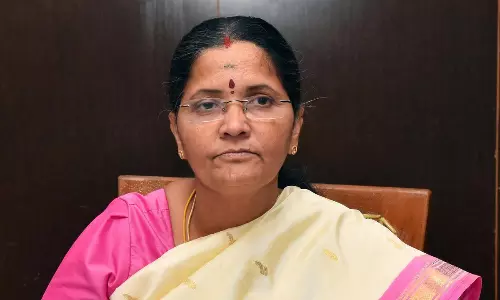 கல்லூரி மாணவர்களுக்கும் கவிதை, கட்டுரை, பேச்சுப் போட்டி