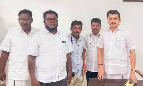 மின்வாரிய ஒப்பந்த தொழிலாளர்களை பணி நிரந்தரம் செய்ய வேண்டும் - அமைச்சரிடம் கோரிக்கை