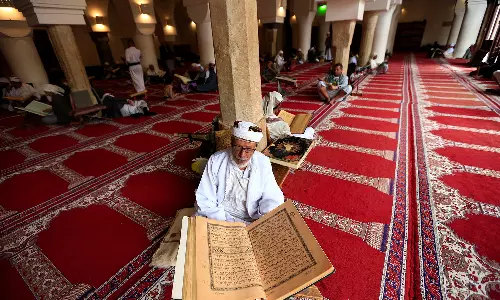 நற்செயல்களால் நலம் பெறுவோம்