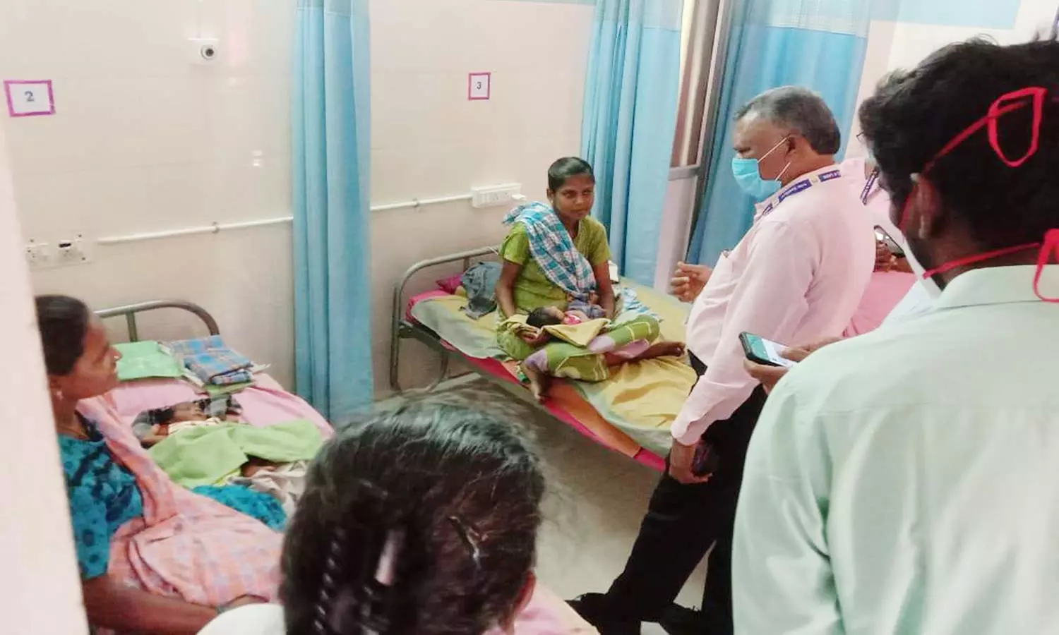 அரசு மருத்துவமனையில் சுகாதார துறை இணை இயக்குனர் திடீர் ஆய்வு அரசு மருத்துவமனையில் சுகாதார துறை இணை இயக்குனர் திடீர் ஆய்வு