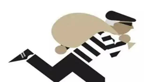 பணகுடியில் செல்போன் கடையை உடைத்து திருட்டு