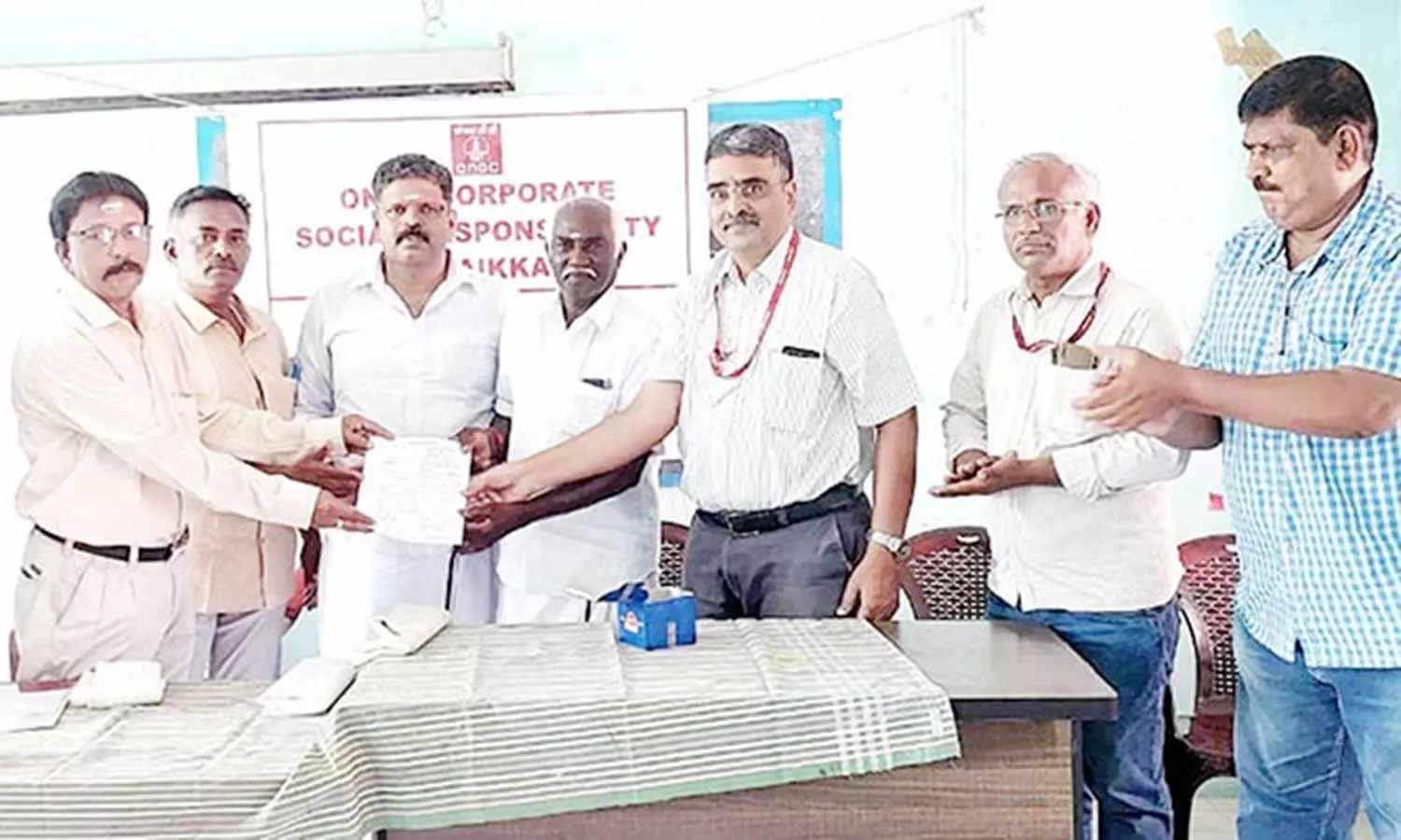 அரசு பள்ளிகளுக்கு ரூ.16 லட்சம் மதிப்பில் உபகரணங்கள் வழங்கல்