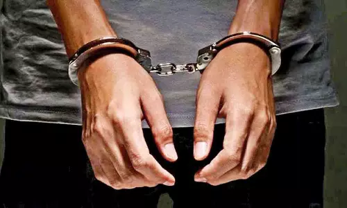 குடிபோதையில் தகராறு செய்து நிதி நிறுவன உரிமையாளரை தாக்கியவர் கைது