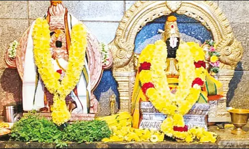 மீன ராசியில் இருந்து மேஷத்திற்கு பெயர்ச்சி: குருவித்துறையில் 22-ந் தேதி குருப்பெயர்ச்சி விழா