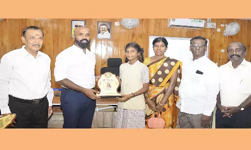 ஸ்ரீ ஹரிகோட்டா விண்வெளி ஆராய்ச்சி மையத்தில் பயிற்சி பெற்ற அரசு பள்ளி மாணவ-மாணவிகள்