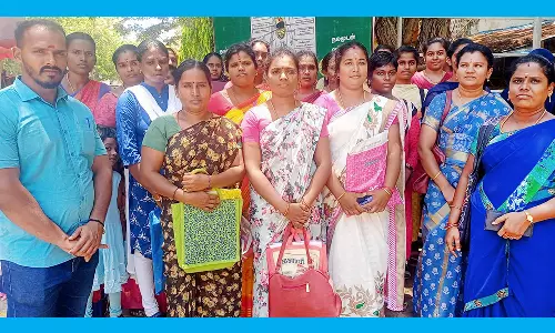 இலவச தையல் எந்திரம் வழங்க கோரிக்கை