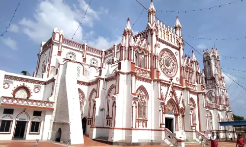 இடைக்காட்டூர் திருஇருதய ஆலய பாஸ்கா திருவிழா தொடக்கம்