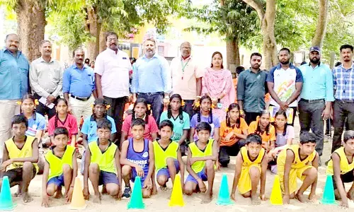 பளுதூக்குதல் போட்டிக்கு மாணவர்கள் தேர்வு