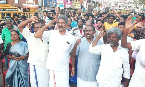 பெரம்பலூரில் நரிக்குறவர்கள் ஆர்ப்பாட்டம்
