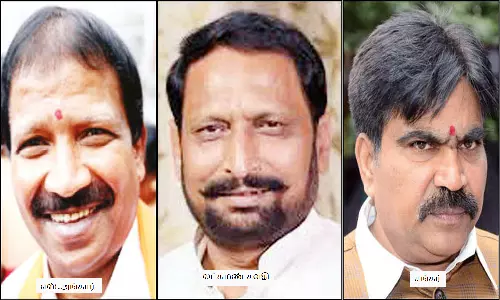 டிக்கெட் கிடைக்காததால் அதிருப்தி: மந்திரி உள்பட 3 பேர் பா.ஜனதாவில் இருந்து விலகல்