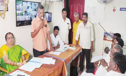 வீரபாண்டி கவுமாரியம்மன் கோவில் சித்திரை திருவிழா ராட்டினம் ரூ.1.96 கோடிக்கு ஏலம்