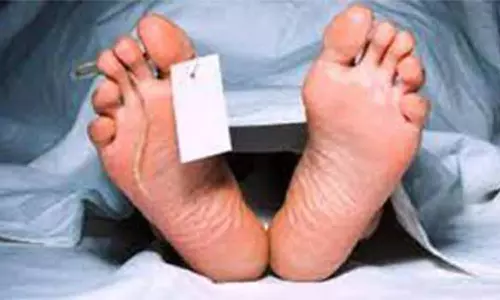 ஆண்டிபட்டி அருகே பைக்கில் இருந்து தவறி விழுந்த மூதாட்டி பலி