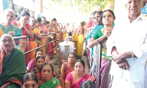 குன்னூர் தந்தி மாரியம்மன் கோவிலில் திருக்கல்யாண உற்சவம்