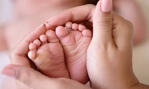 பெண்ணுக்கு வீட்டிலேயே பிரசவம் பார்த்த 108 மருத்துவ குழுவினர்