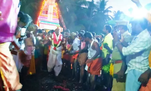 கரிய காளியம்மன் கோவில் குண்டம் தேர் திருவிழா