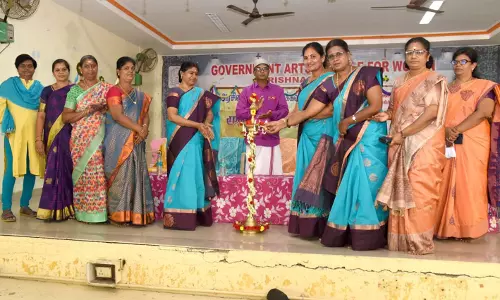 கிருஷ்ணகிரி அரசு மகளிர்  கலைக்கல்லூரியில் ஐம்பெரும் விழா