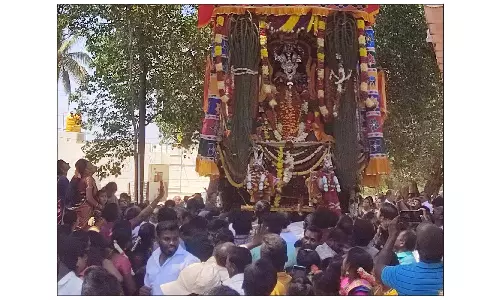 ஓசூர் ஸ்ரீகோட்டை மாரியம்மன் கோவில் தேரோட்டம்