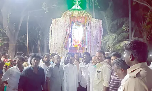 புனித செபஸ்தியார் ஆலயத்தில் தேர்பவனி